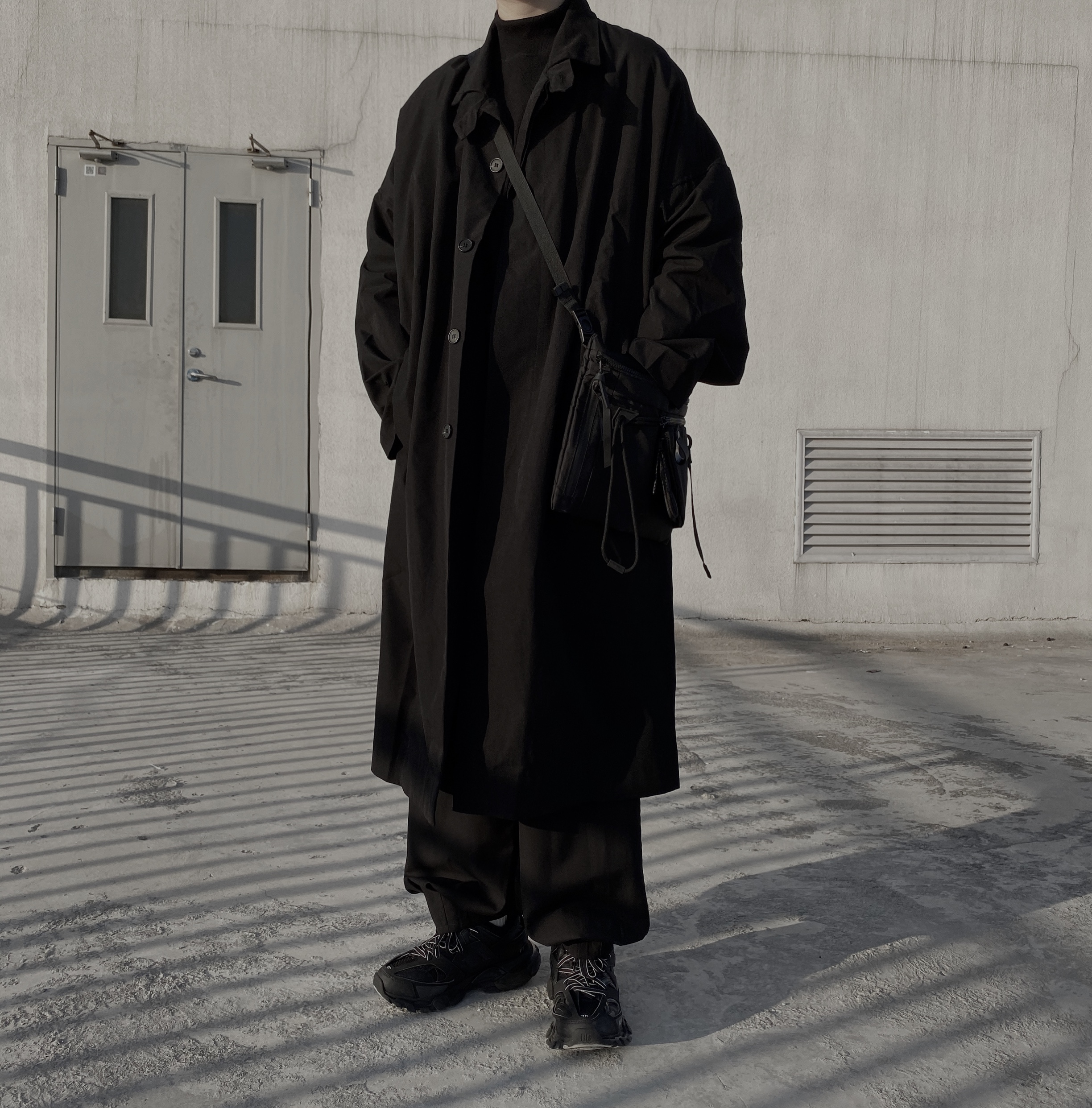 山本耀司风暗黑廓形宽松长款风衣外套 NCM NormCoreMoment 19fw 山本耀司风暗黑廓形宽松长款风衣外套 NCM NormCoreMoment 19fw