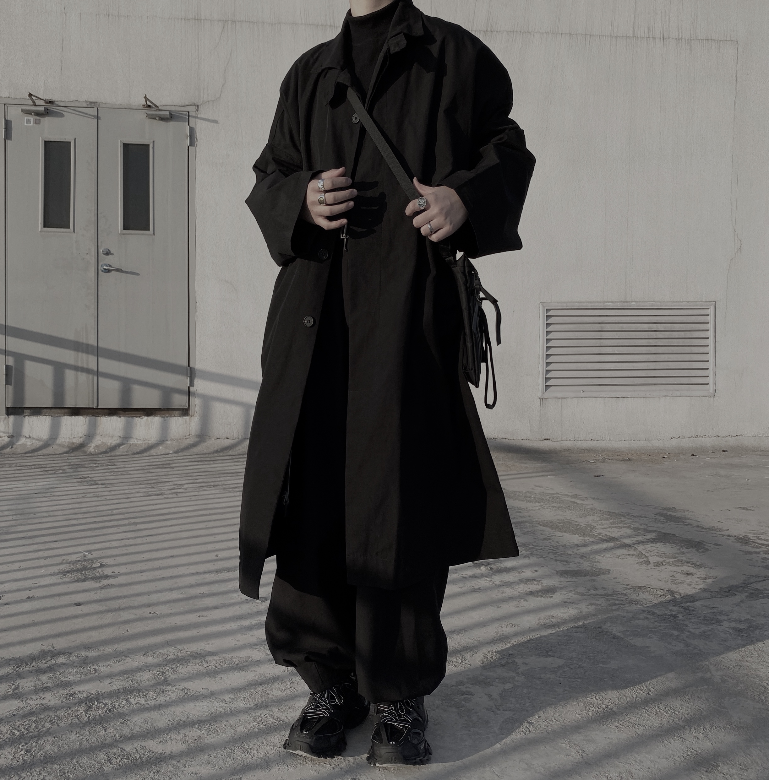 山本耀司风暗黑廓形宽松长款风衣外套 NCM NormCoreMoment 19fw 山本耀司风暗黑廓形宽松长款风衣外套 NCM NormCoreMoment 19fw