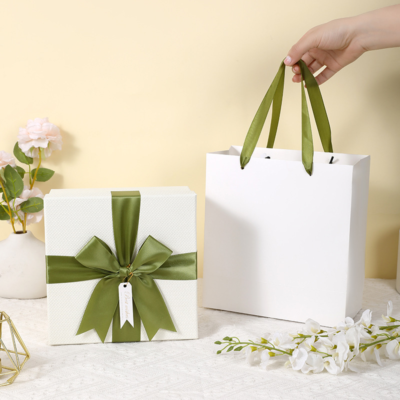礼品盒生日礼物盒高级感小众伴娘伴手礼空盒子喜糖盒化妆品包装盒