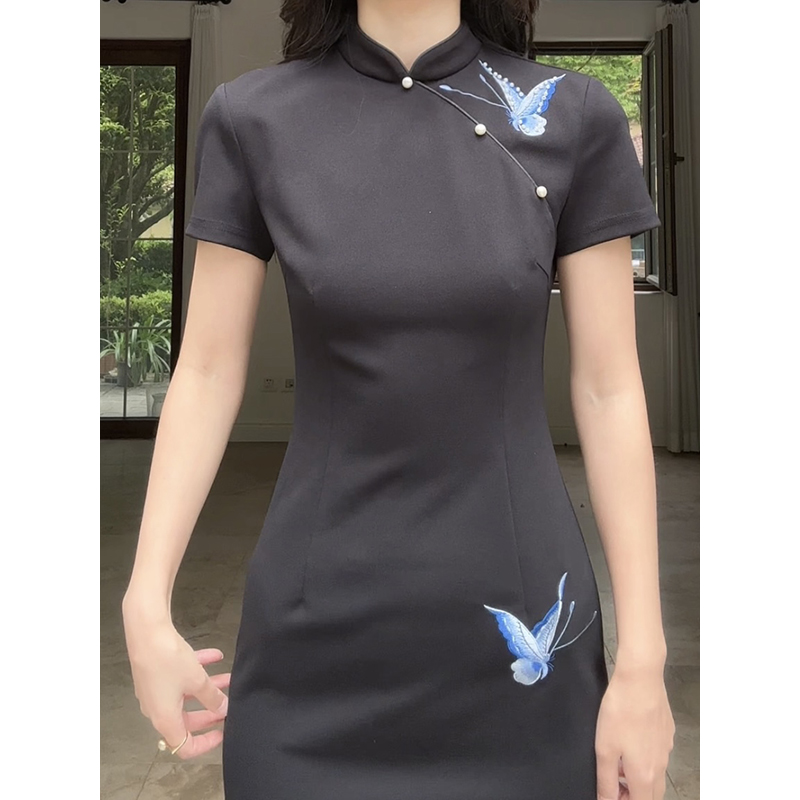 郭九九呢 新中式国风重工蝴蝶绣花钉珠显瘦旗袍连衣裙夏季长裙 - 图0