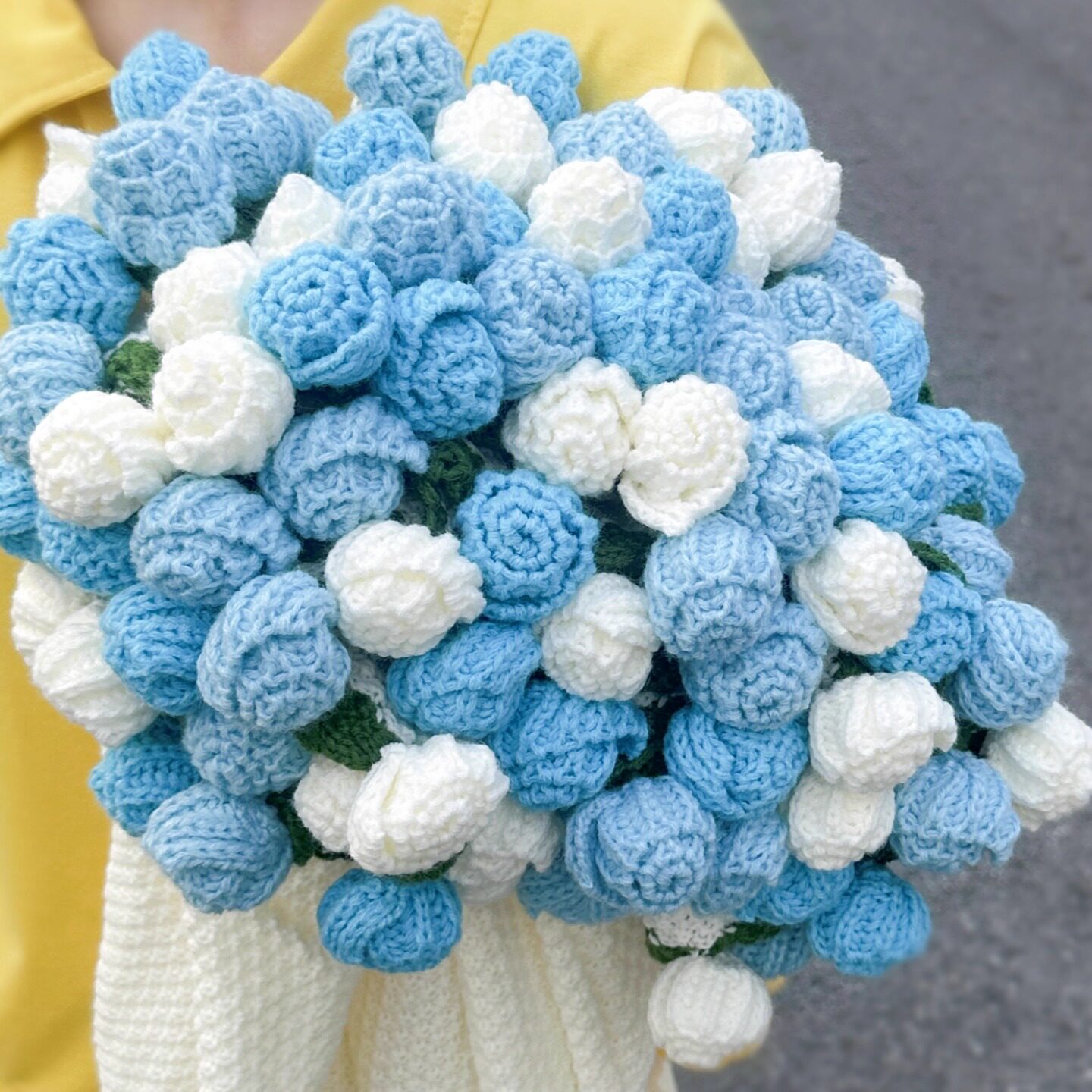 渐变蓝玫瑰花束毛毯子成品手工编织披肩生日礼物教师节送老师闺蜜