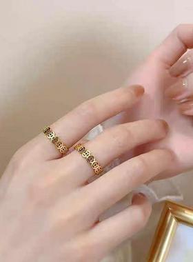 钛钢戒指 钱多多铜钱戒指女款高级感时尚轻奢金色素圈金币指环
