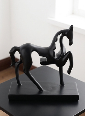 现代简约黑色马造型装饰摆件