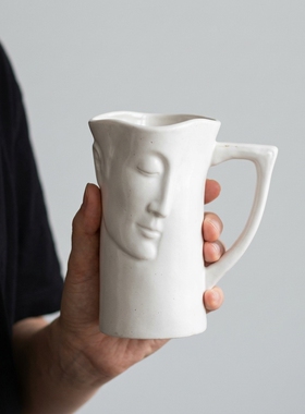 简约人物浮雕陶瓷水杯创意摆件