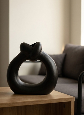 创意打结造型陶瓷花瓶黑色客厅