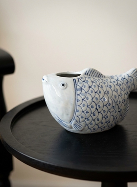 日式青花瓷鲤鱼造型收纳碗摆件