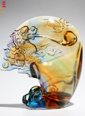 琉璃龙的艺术风桌面上送给笔筒