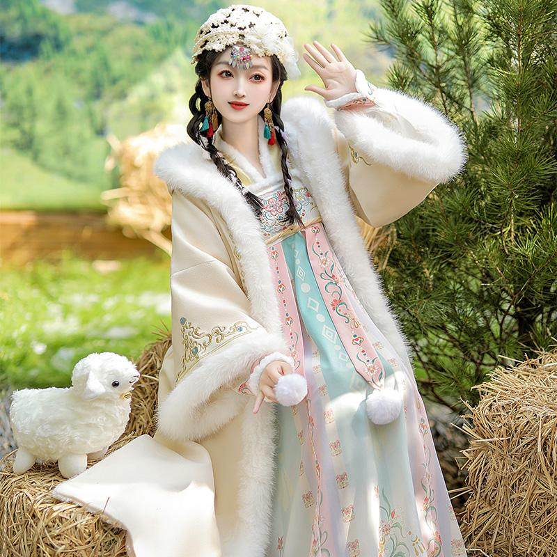 凝紫萱_落雪绵绵 原创汉服女2025新款冬季加绒加厚国风斗篷古装,淘宝优惠券,粉丝福利购,淘宝优惠卷