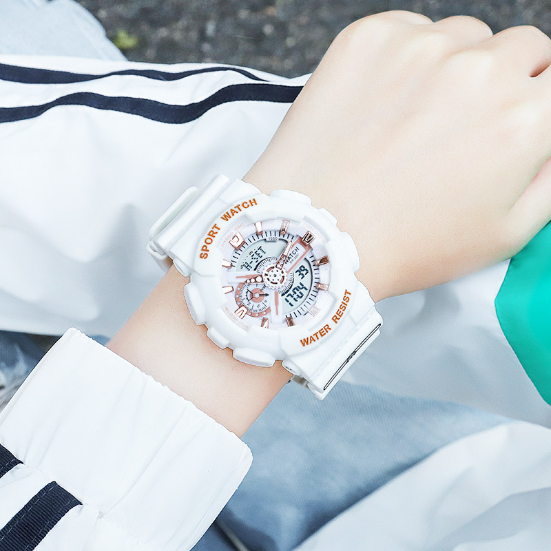 哆啦a梦经典联名女学生儿童电子表 康洛薇国产腕表