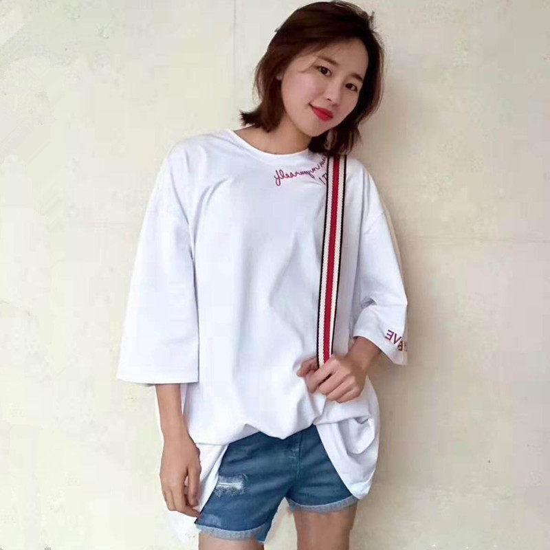 阿玛施旗舰店2020新款字母刺绣t恤 简妍芙T恤