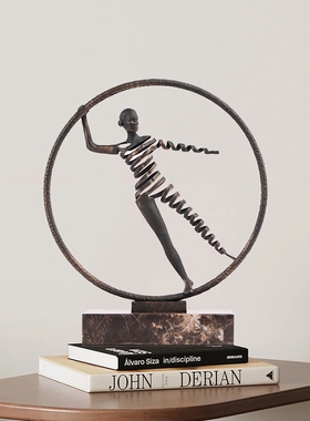 现代简约轻奢客厅玄关电视柜金属摆件创意人物雕塑铁艺装饰品摆设