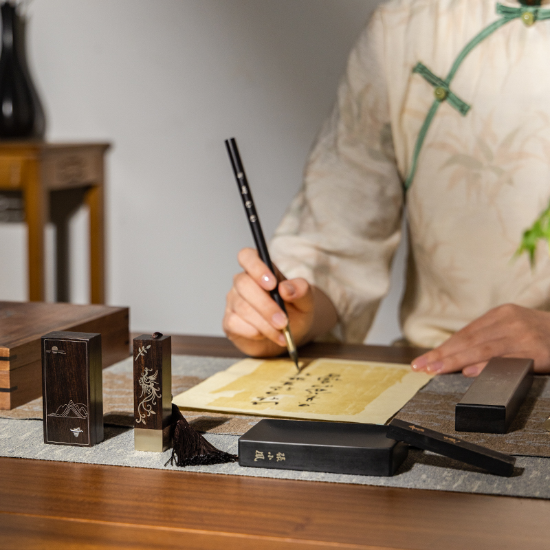  张小凤文房四宝