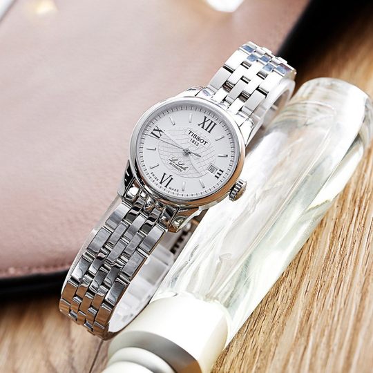 Механические женские часы Tissot Locke