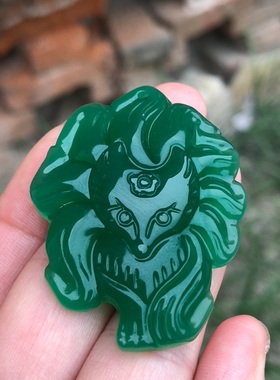 天然绿玛瑙高冰狐狸吊坠 男女款玉髓桃花随身佩戴小狐挂件