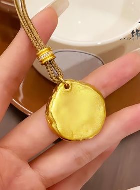 越南沙金新中式国潮风古法沙金实心錾刻锤纹占巴拉黄财神圆牌吊坠