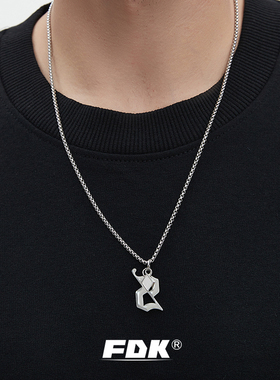 二十六字母方片吊坠项链男情侣款