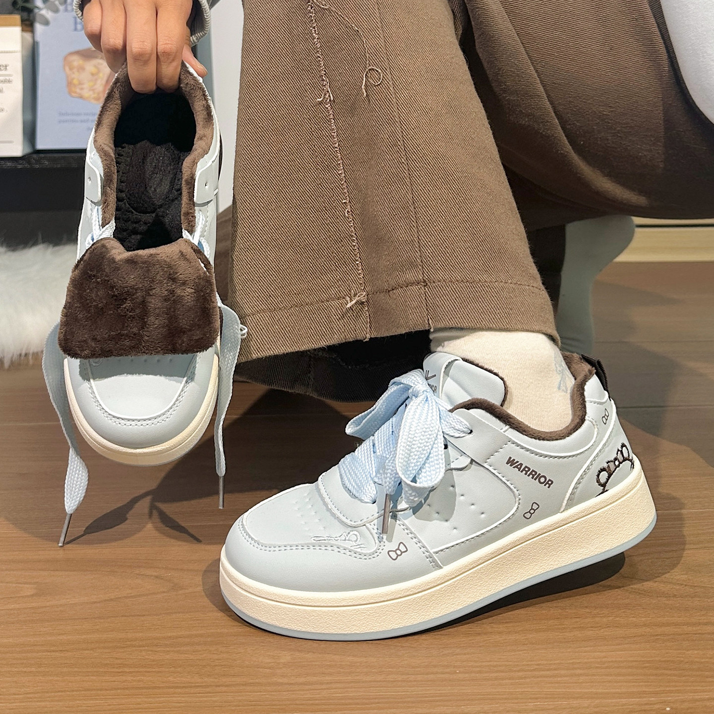 回力初中生刺绣KT猫加绒板鞋女2025新款厚底保暖二棉鞋户外运动鞋,淘宝优惠券,粉丝福利购,淘宝优惠卷