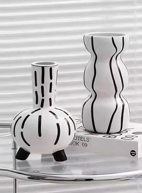 现代样板间儿童房牀头柜书桌摆件音乐主题耳机音响男孩房软饰品