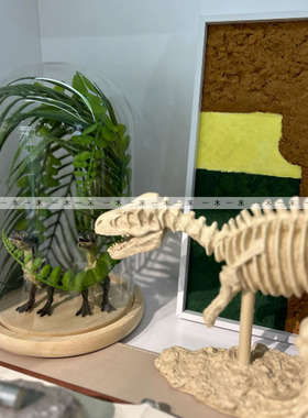 现代样板间儿童房童趣探索勇敢丛林探索恐龙昆虫主题软装饰品摆件
