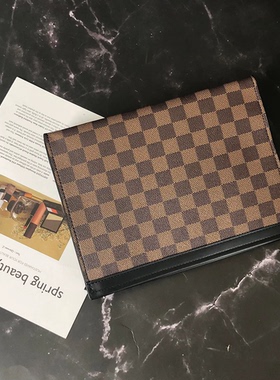 现代复古样板房衣帽间套装男士衣服皮鞋摆件展厅衣柜装饰品老钱风