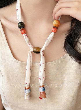 米白色文艺蝴蝶结串珠丝巾项链