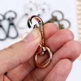 Девять -лежащая старая старая магазин с четырьмя цветными мешками для кольца пакеты аксессуары аппаратные пряжки металлическая пряжка с пряжкой с пряжкой с пряжкой с пряжкой