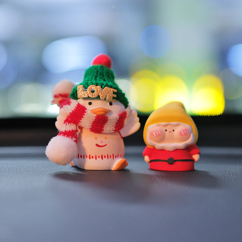 新年圣诞节礼物汽车控台香薰装饰摆件可爱公仔桌面高级男女伴手礼