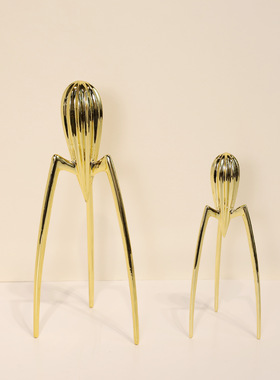 现代简约软装摆件样板间售楼处茶几金属三角叉铸铁章鱼榨汁机摆件