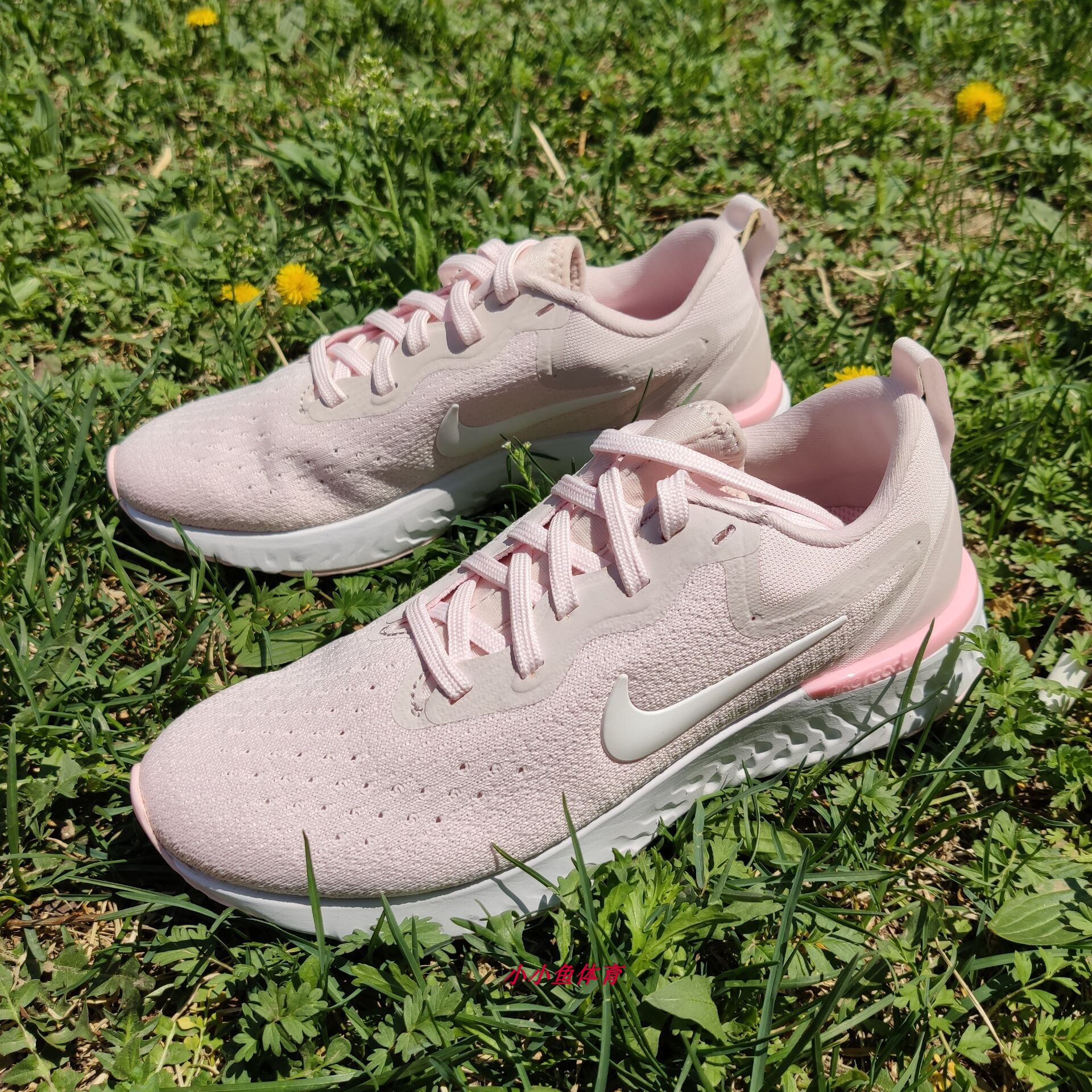 耐克 Nike 女子ODYSSEY REACT 跑步鞋  AO9820-201 - 图1