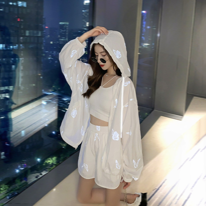 晶煊旗舰店蝴蝶反光防晒衣套装女长袖ins潮新款薄款百搭阔腿短裤两件套1
