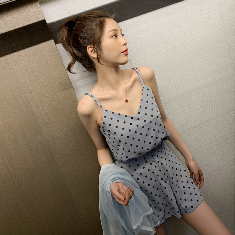 晶煊旗舰店网红爆款炸街三件套洋气减龄套装女2022年夏装新款显瘦雪纺防晒衫2