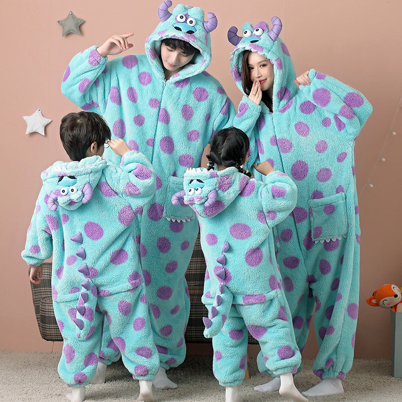 猪猪侠亲子连体睡衣儿童保暖珊瑚绒一家三口四口可爱家居服秋冬季