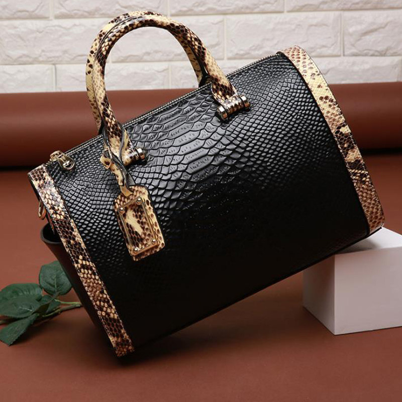 真皮2020新款时尚百搭气质枕头包 艾薇媞女士包袋