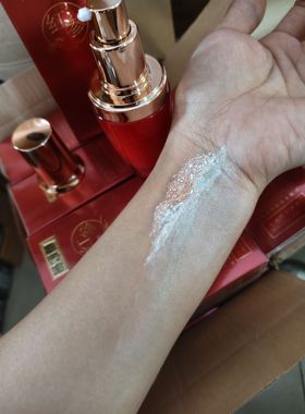 发2个 荟媛春 奢润赋颜龙血膏养颜高原红抗氧化精华液红参贵妇膏