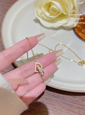 时尚字母项链轻奢简约气质钛钢不掉色吊坠配饰ins甜酷锁骨链