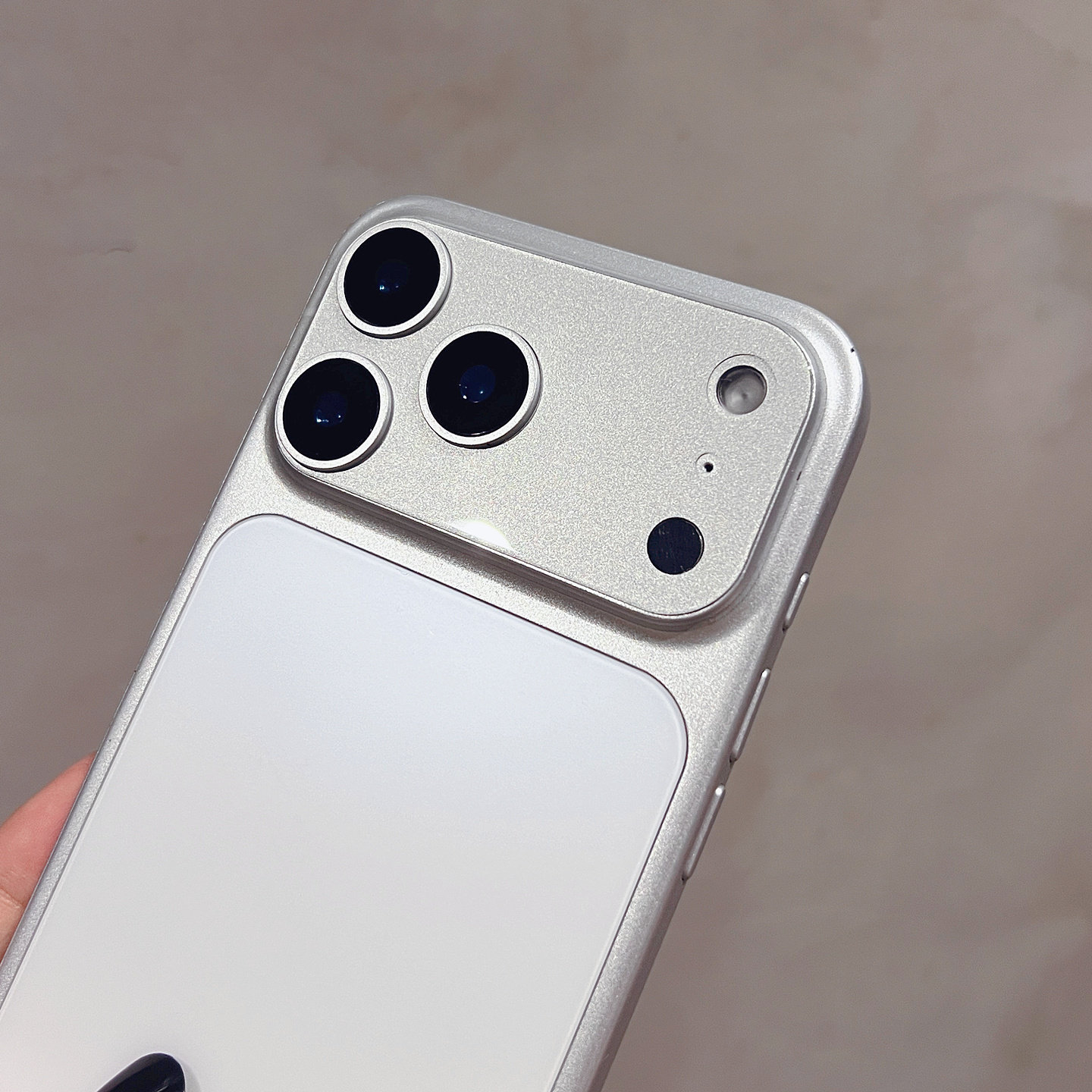 适用苹果17promax镜头膜底座保护膜磨砂软膜iPhone17pro手机防刮防指纹膜苹果17pro一体镂空橙色相机配件贴膜,淘宝优惠券,粉丝福利购,淘宝优惠卷