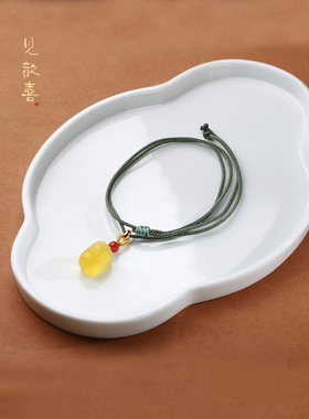 见欢喜蜜蜡貔貅项链挂件