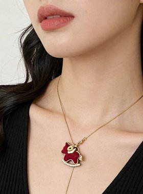 马上好运！红色丝绒小马项链女款