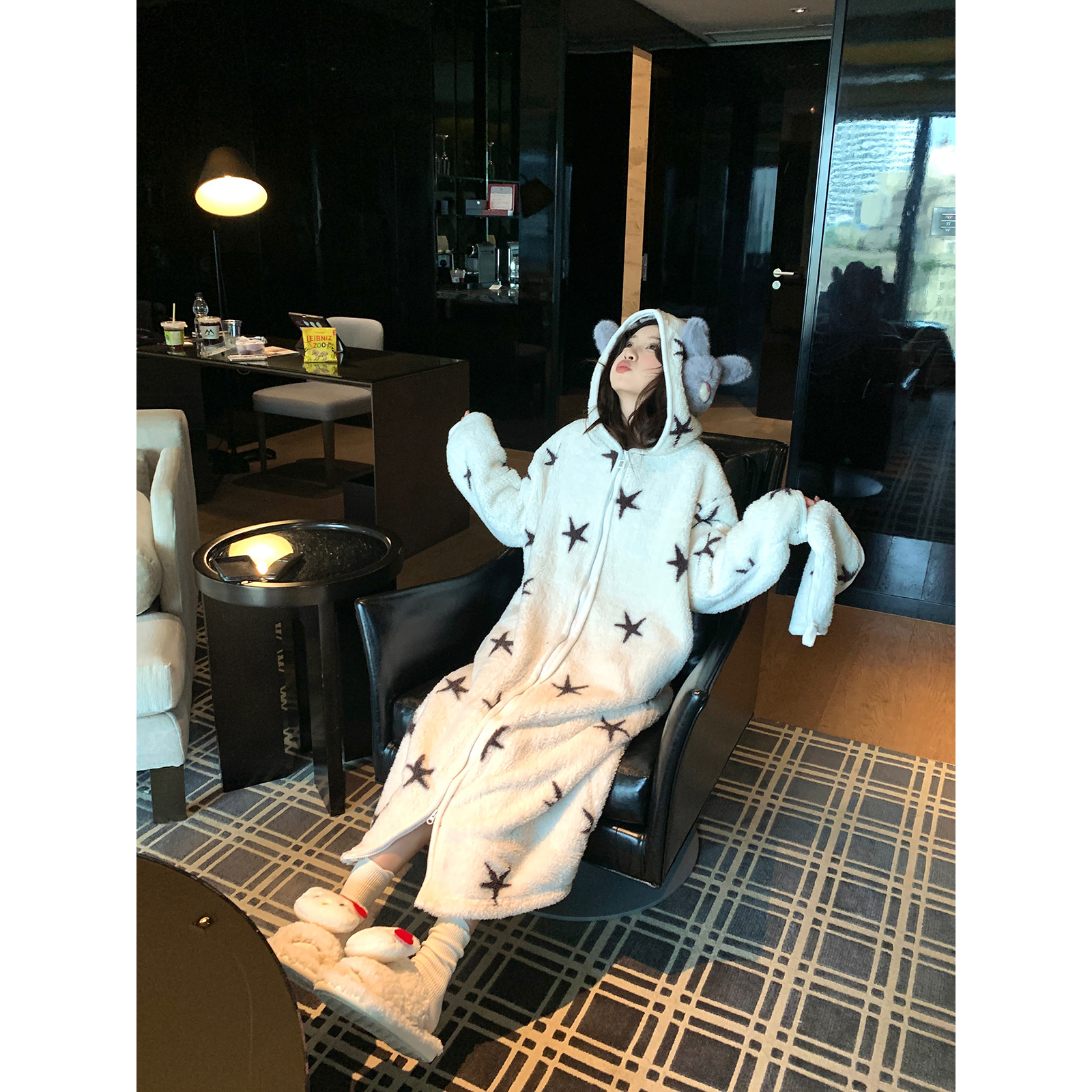 馨帮帮Homedress 星星印花连帽珊瑚绒睡衣冬保暖加厚家居服睡袍女 - 图2