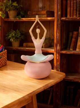 创意粉色瑜伽人物桌面装饰摆件
