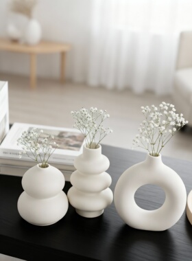 极简风黄色陶瓷人形花瓶摆件