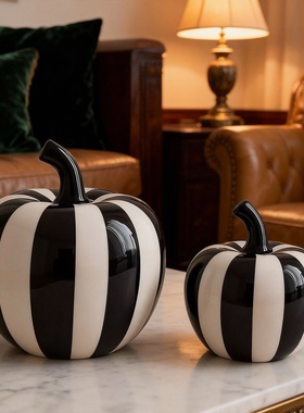 高级感黑白条纹南瓜陶瓷摆件