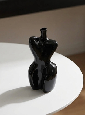 创意人体造型黑色陶瓷装饰摆件