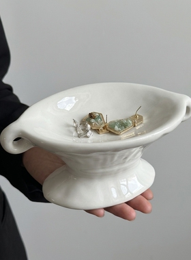 白色陶瓷轻奢简约桌面装饰碗