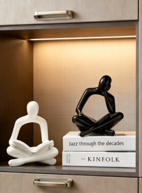 现代简约人物雕塑摆件客厅书房