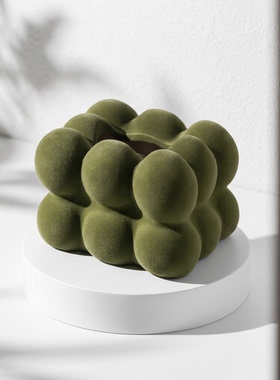 现代简约创意毛绒球球装饰摆件