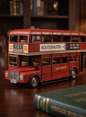 复古红色双层巴士铁艺模型摆件