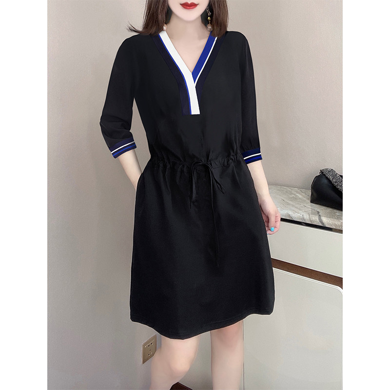 赫本风简约v领收腰显瘦黑色连衣裙 蜜恒连衣裙