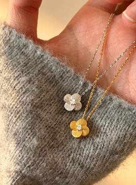 简约高级感拉丝锆石花朵吊坠项链女轻奢复古时尚潮流颈链毛衣链