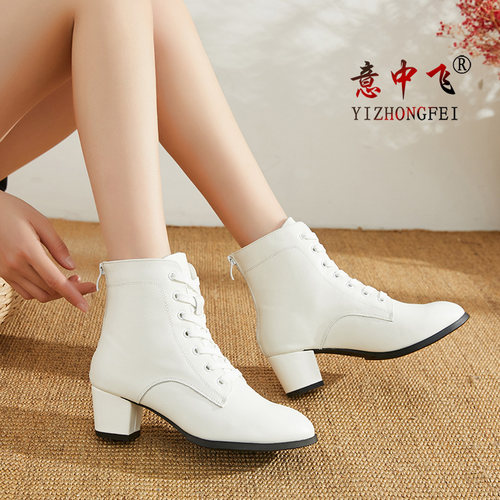 广场舞鞋女真皮软底高跟成人教师跳舞鞋专业交谊摩登国标拉丁舞靴 - 图0